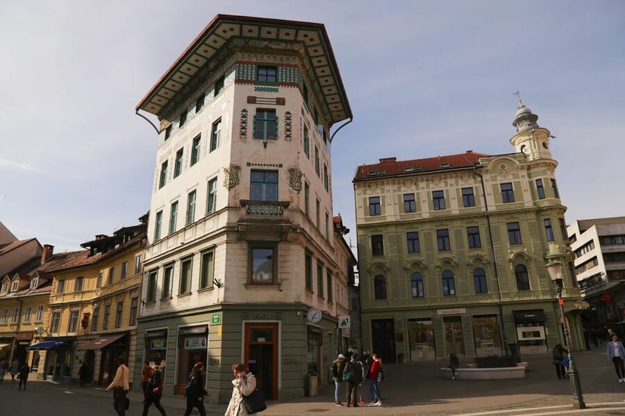 From Zagreb: Ljubljana and Lake Bled Small Group Guided Tour - Bled Castle gives you the big view