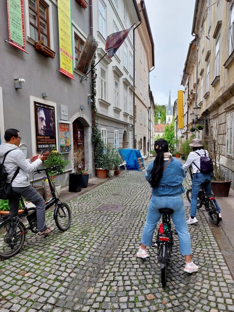 Ljubljana by E-Bike: Guided City Highlights Tour - Through the old town and along the Ljubljanica