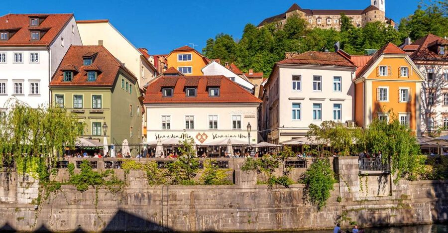 Ljubljana: Guided Walk & Funicular Ride to Ljubljana Castle - Why this two-hour route works so well