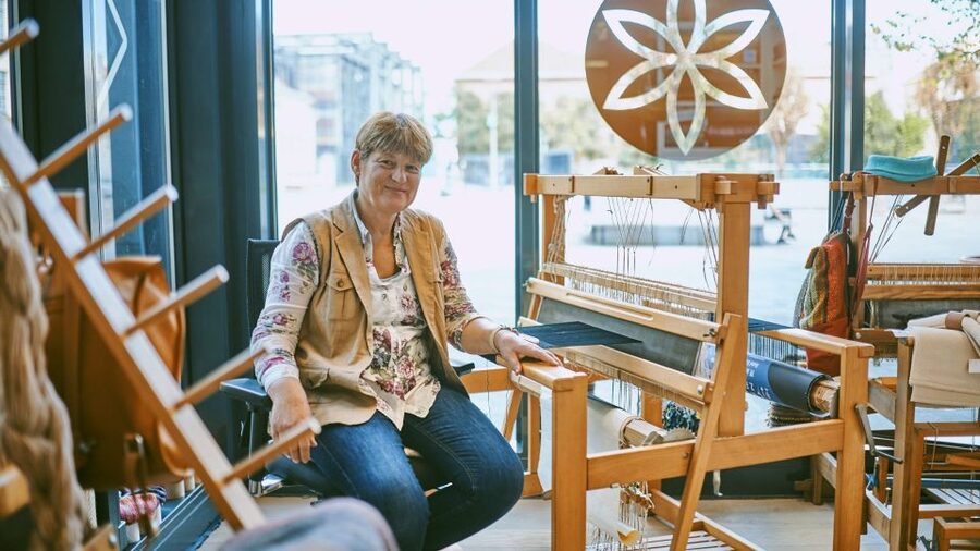 Ljubljana: Interactive Workshop with Experienced Weaver - Meeting Mojca and seeing the loom in action