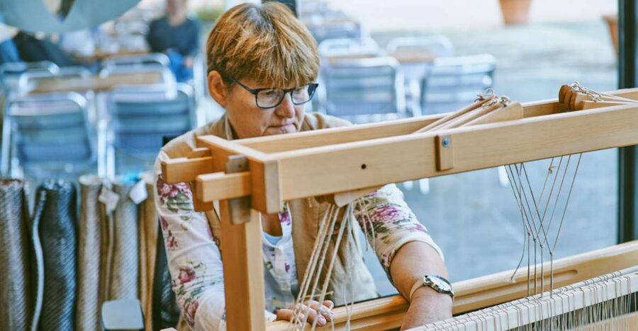 Ljubljana: Interactive Workshop with Experienced Weaver - What makes this different from a museum display