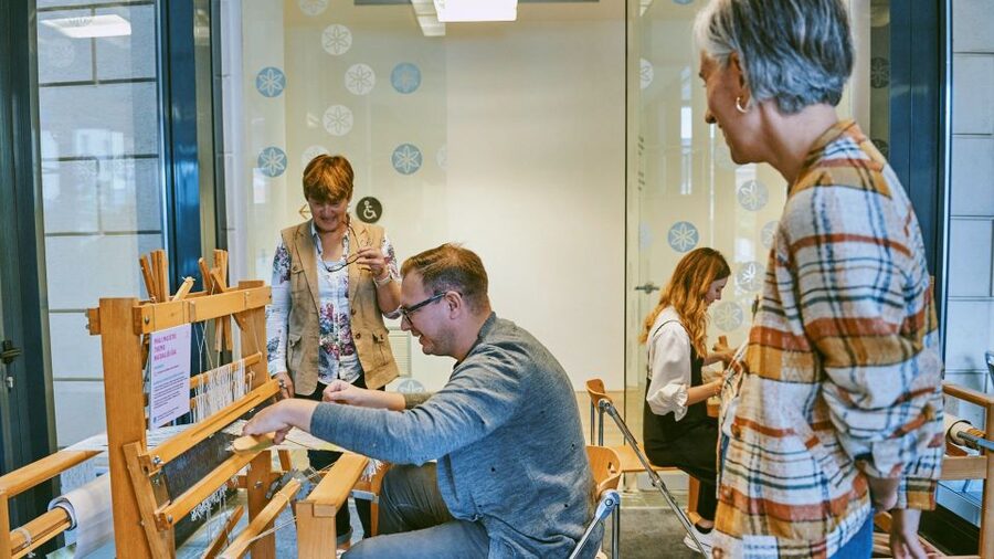 Ljubljana: Interactive Workshop with Experienced Weaver - Is the handmade purse worth $88?