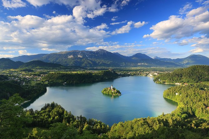 Ljubljana: Lake Bled Experience small group half-day tour - Reaching Bled Island by pletna