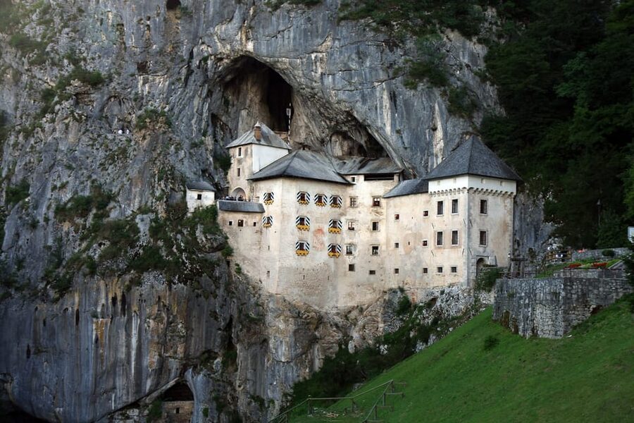 Ljubljana: Lake Bled, Postojna Cave, and Predjama Day Tour - A realistic look at the schedule