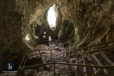 Postojna cave & Predjama castle small group tour