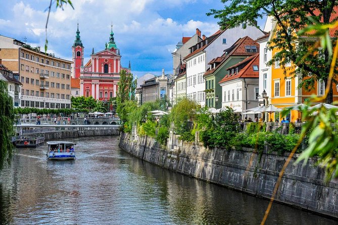 Ljubljana private walking tour with a local - Baroque stone and the old Town Hall
