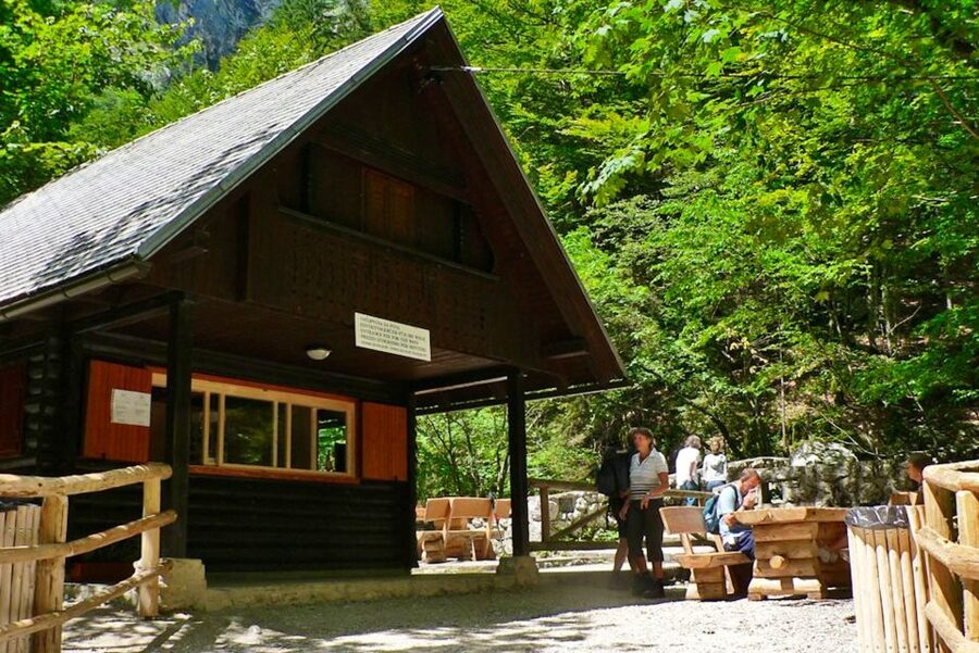 Ljubljana: Savica Waterfall, Lake Bohinj, and Lake Bled Tour - Why this day trip works so well from Ljubljana