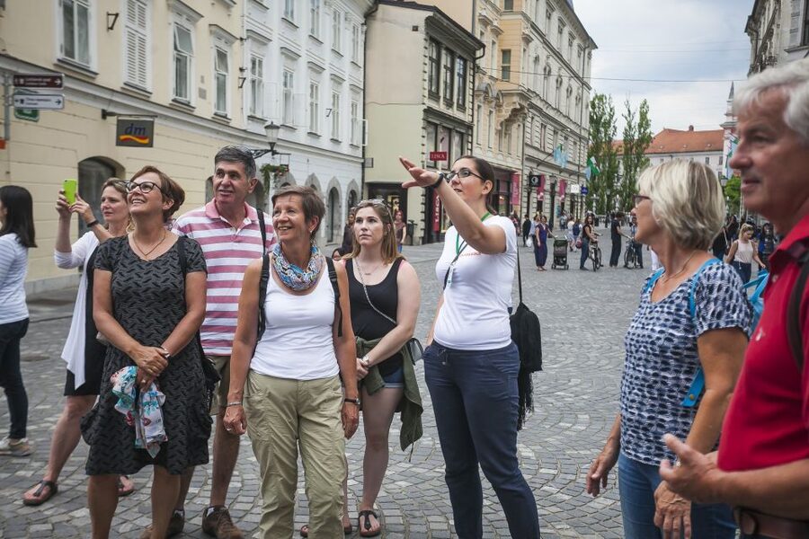 Ljubljana: Slovenian Cuisine Walking Tour with Tastings - Who should book this walking food tour?
