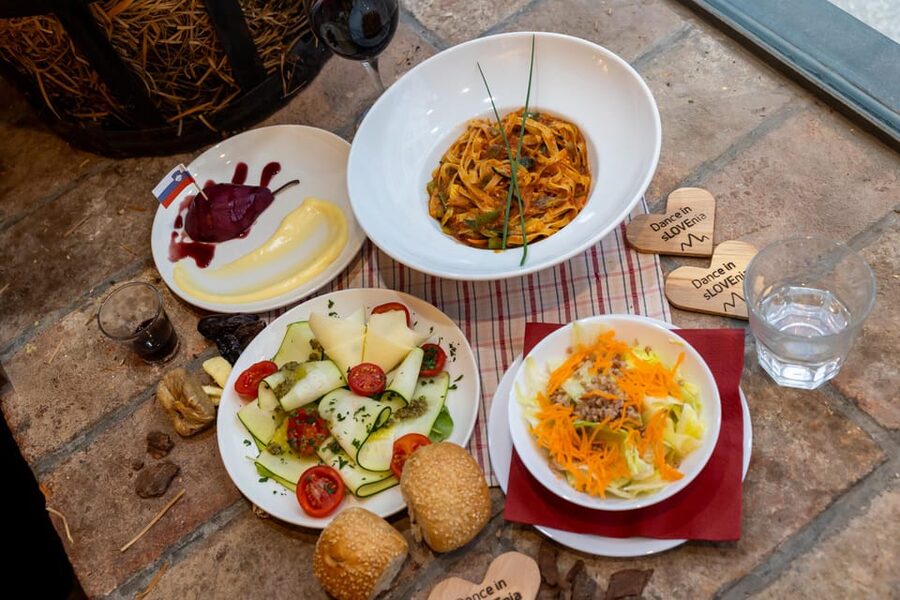 Ljubljana: Traditional Slovenian Dinner and Show - Traditional games after dessert