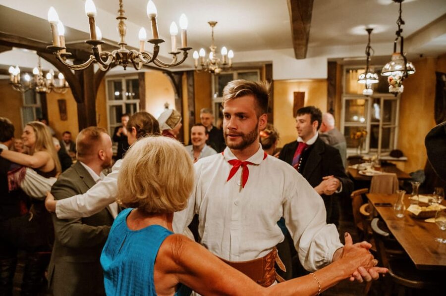 Ljubljana: Traditional Slovenian Dinner and Show - Central location, but check the restaurant address