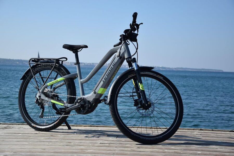 Piran: e-bike&snack in Istria - Getting fitted to the right e-bike