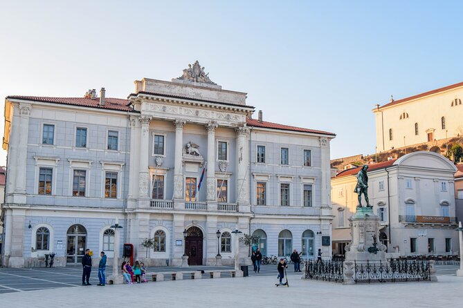 Piran Old Town Walking Tour - Old civic buildings around the center