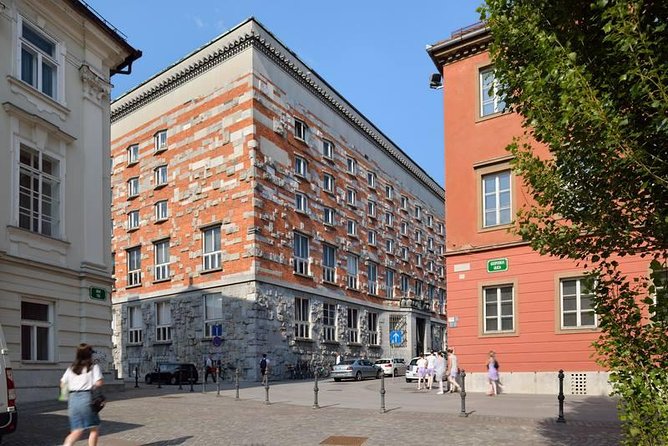 Private city tour of Ljubljana. 2 hours with a friendly and fun local guide. - What a private guide changes