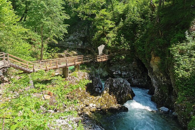 Vintgar gorge Transfer - Walking the 1.6-kilometer gorge